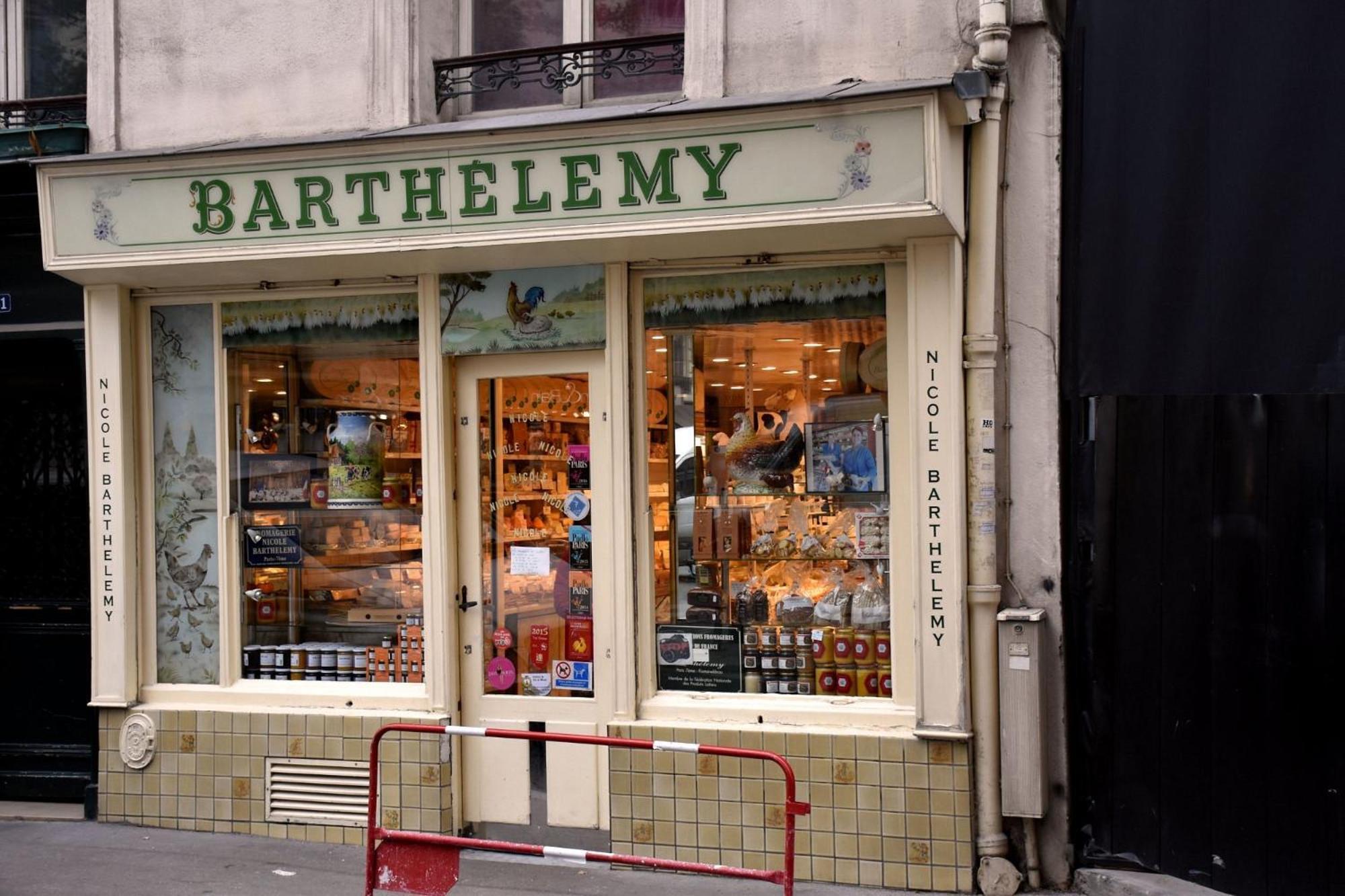 And Cosy 1 Bedroom Apartment Paris